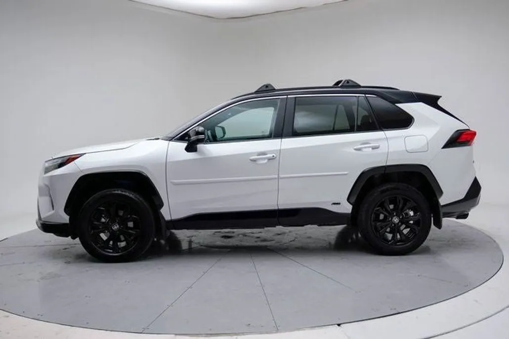 2024 Toyota RAV4 Hybrid XSE photo 1