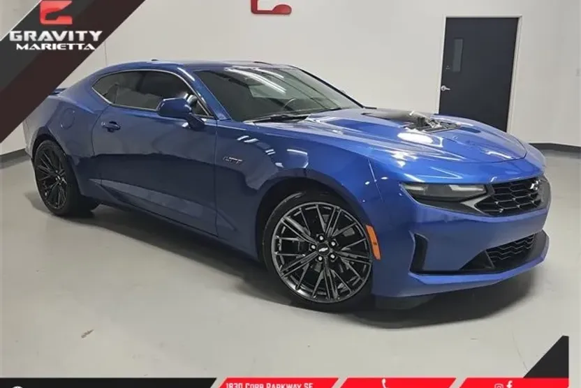 2021 Chevrolet Camaro LT1 photo 1