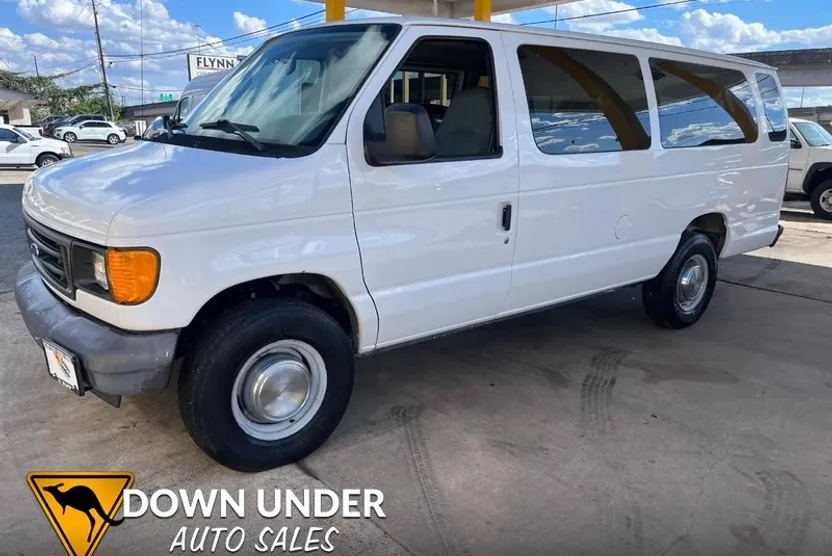 2006 Ford E-350 photo 1