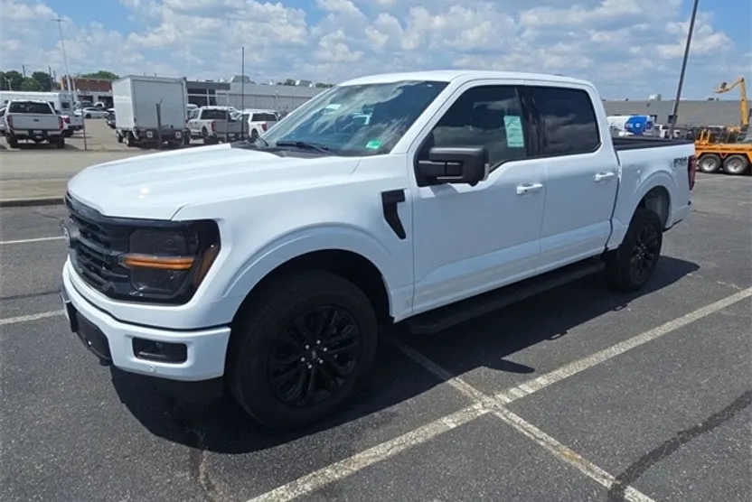 2025 Ford F-150 XLT photo 1