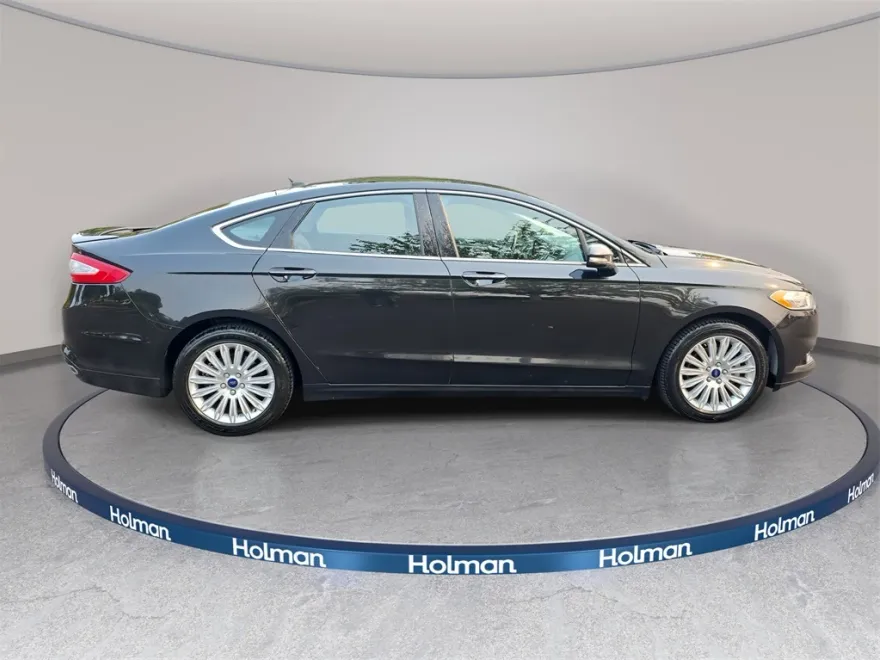 2014 Ford Fusion Titanium photo 1