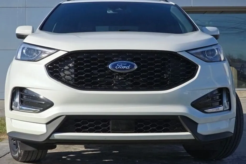 2024 Ford Edge ST photo 1