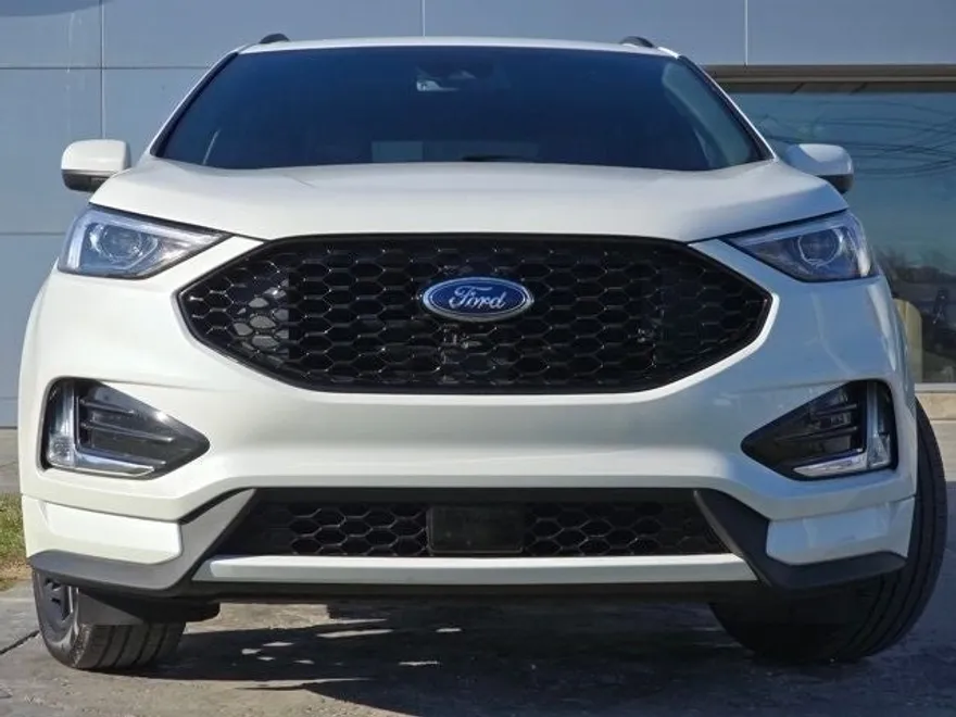 2024 Ford Edge ST photo 1