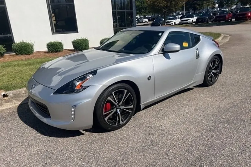 2020 Nissan 370Z Sport Touring photo 1