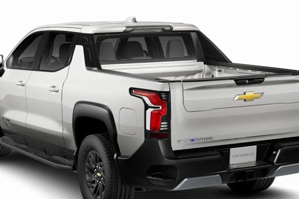 2026 Chevrolet Silverado EV LT photo 1