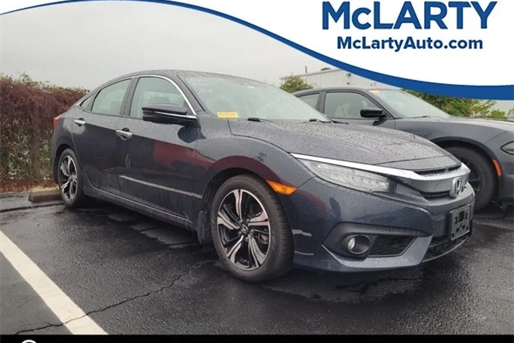 2016 Honda Civic Touring photo 1