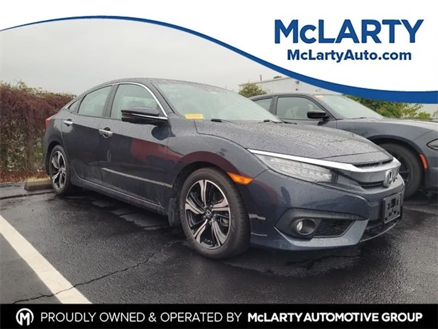 2016 Honda Civic Touring photo 1