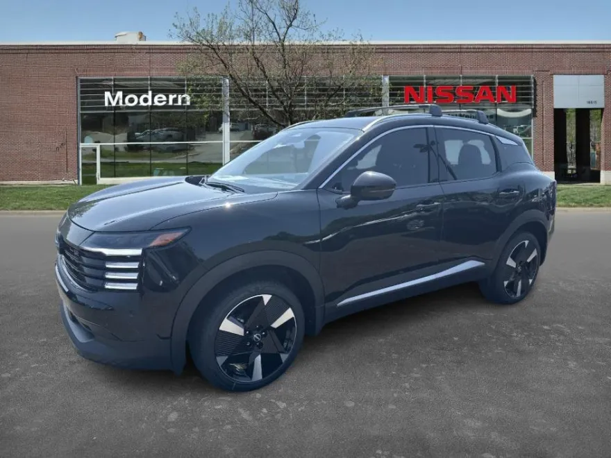 2025 Nissan Kicks SR photo 1