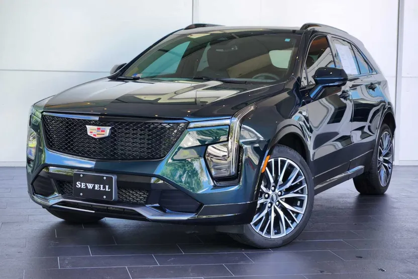 2025 Cadillac XT4 Sport photo 1