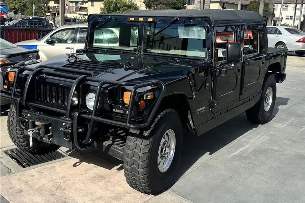 1999 Hummer H1 1 1/4 ton photo 1