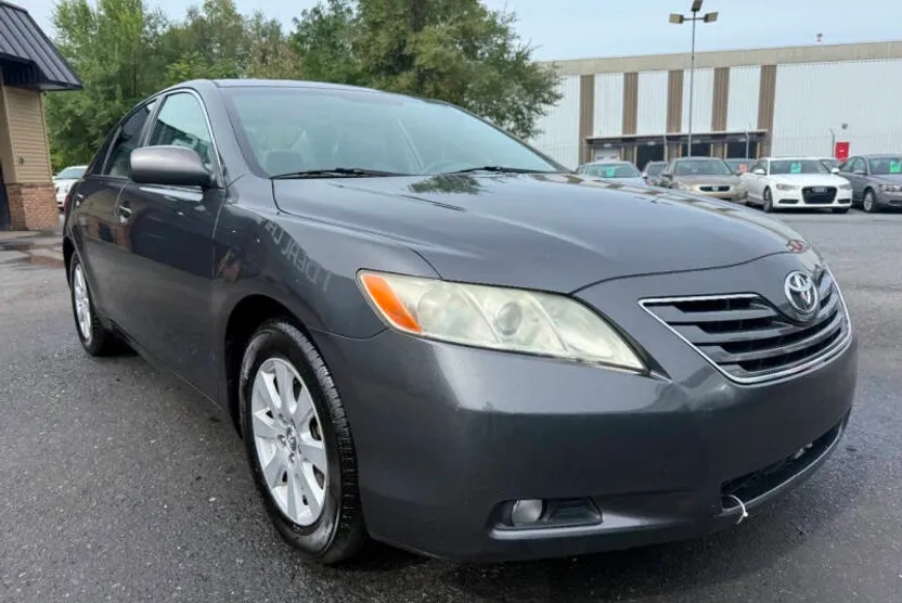 2008 Toyota Camry LE photo 1