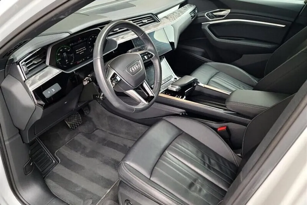 2023 Audi e-tron Sportback Premium photo 1
