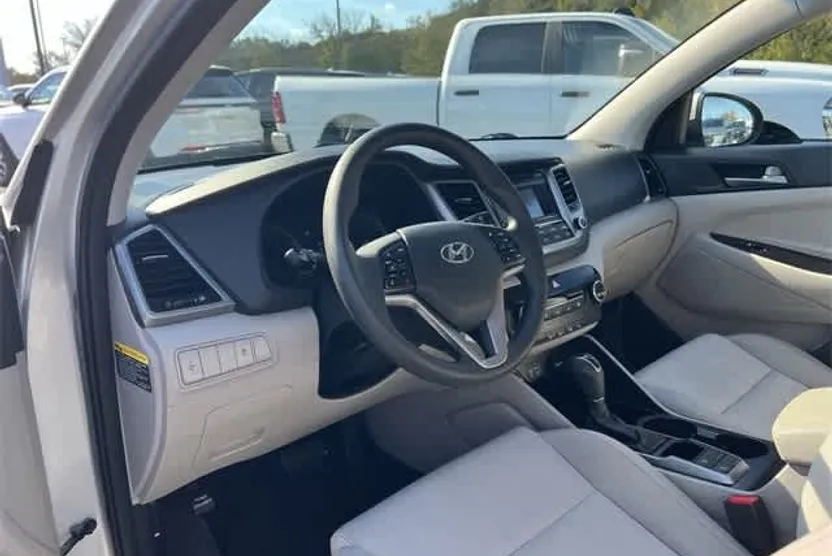 2018 Hyundai Tucson SE photo 1