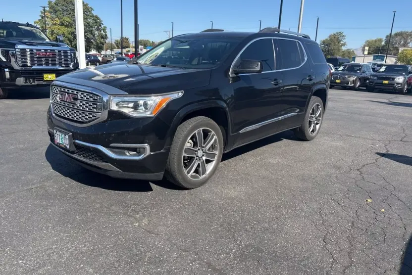 2017 Gmc Acadia Denali photo 1