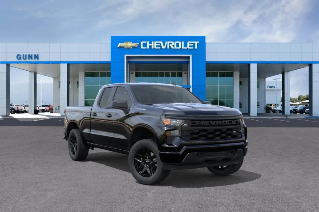 2026 Chevrolet Silverado 1500 Custom photo 1