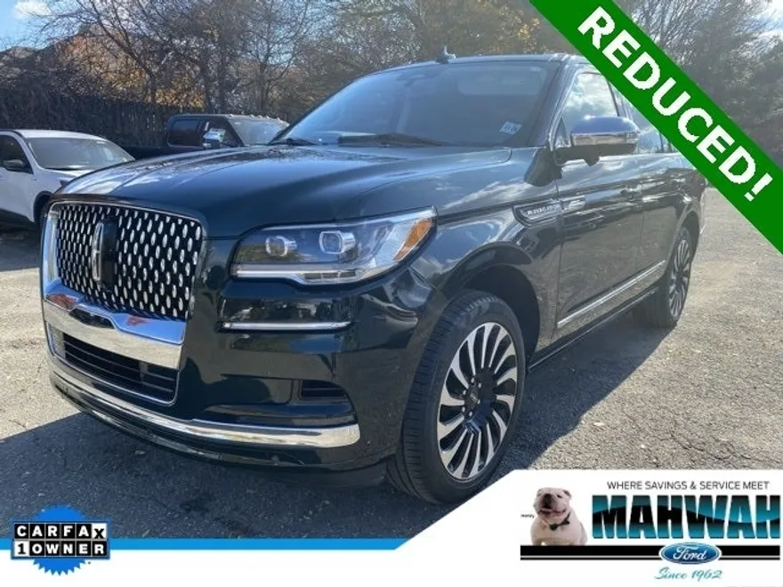 2023 Lincoln Navigator Black Label photo 1