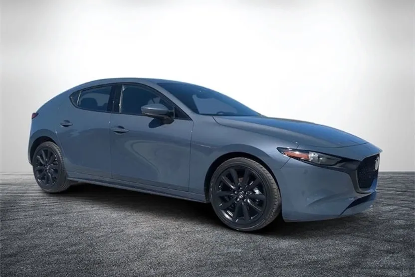 2022 Mazda Mazda3 Premium photo 1