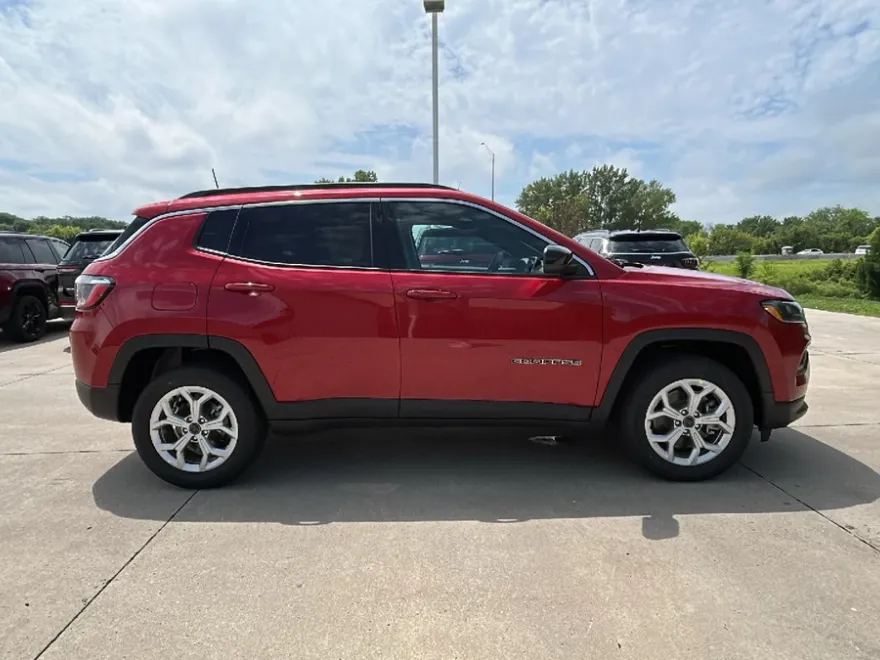 2025 Jeep Compass Latitude photo 1