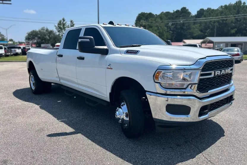 2024 Ram 3500 Tradesman photo 1