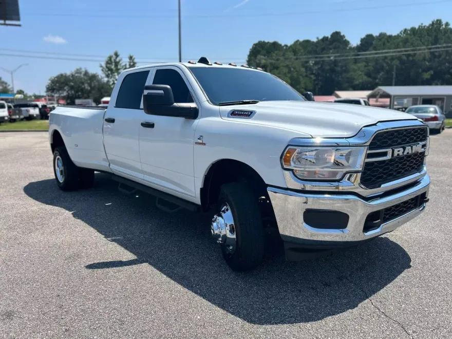 2024 Ram 3500 Tradesman photo 1