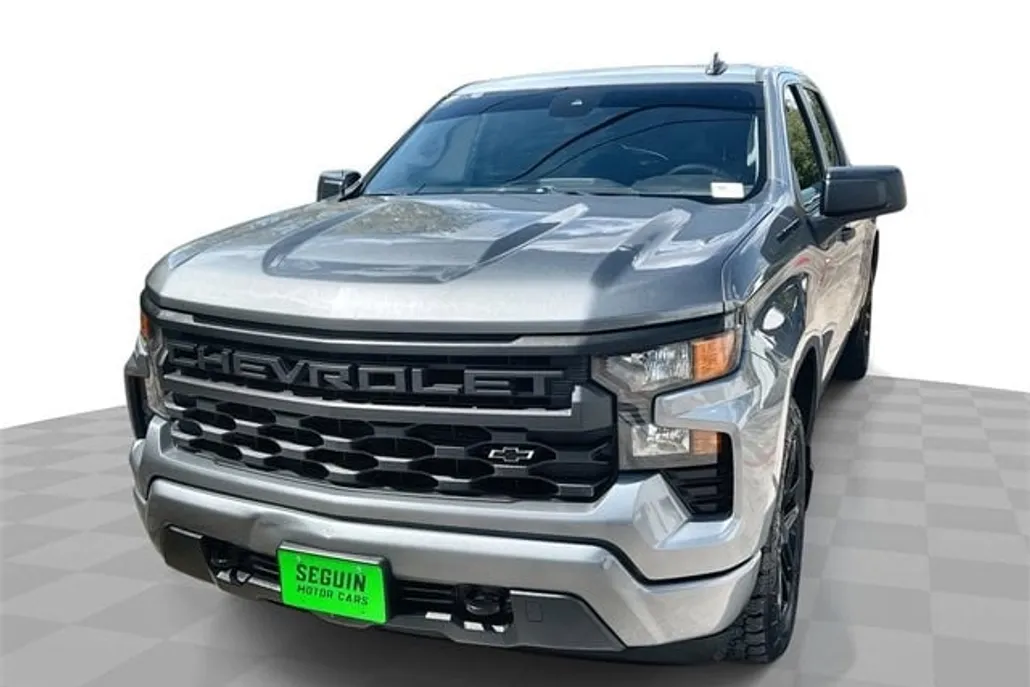 2023 Chevrolet Silverado 1500 Custom photo 1