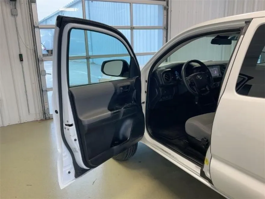 2021 Toyota Tacoma SR photo 1