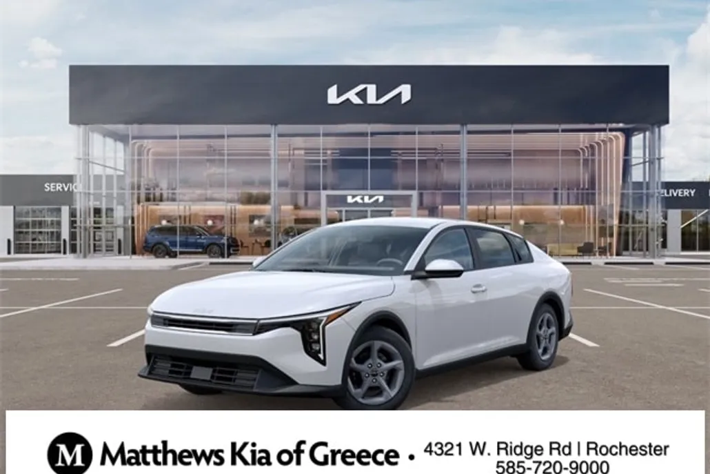 2025 Kia K4 LXS photo 1