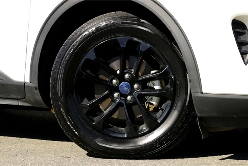 2020 Ford Escape SE Sport Hybrid photo 1