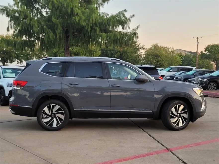 2026 Volkswagen Atlas SEL photo 1
