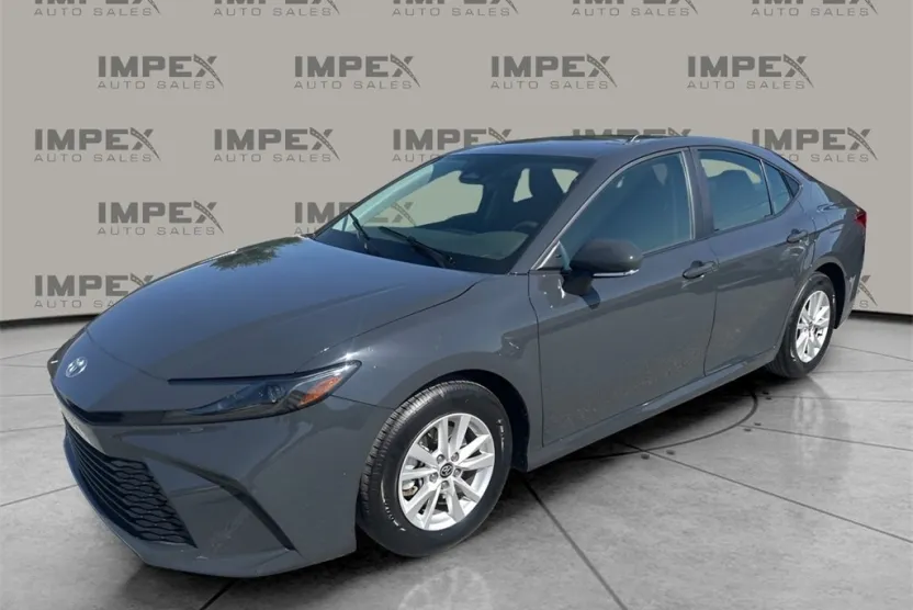 2025 Toyota Camry LE photo 1