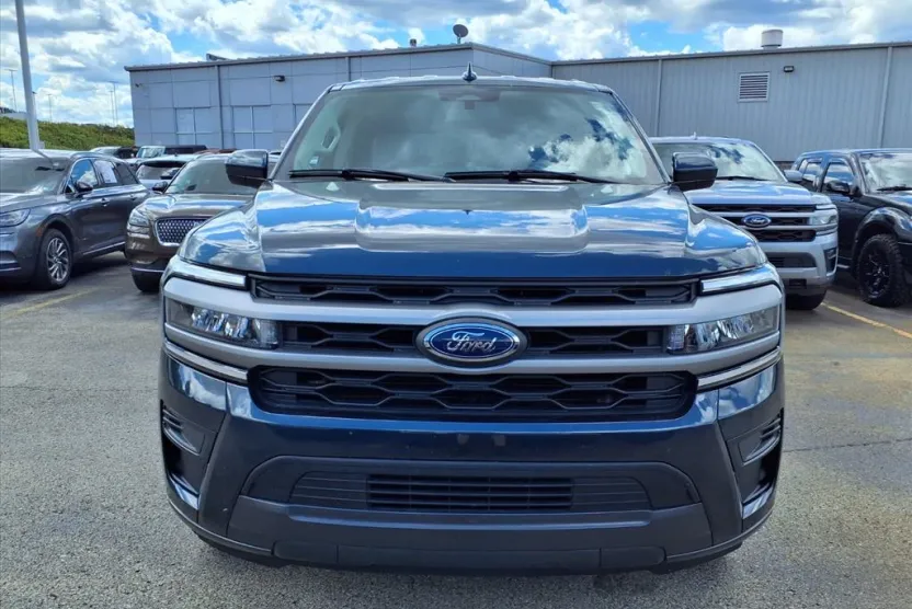 2024 Ford Expedition XLT photo 1