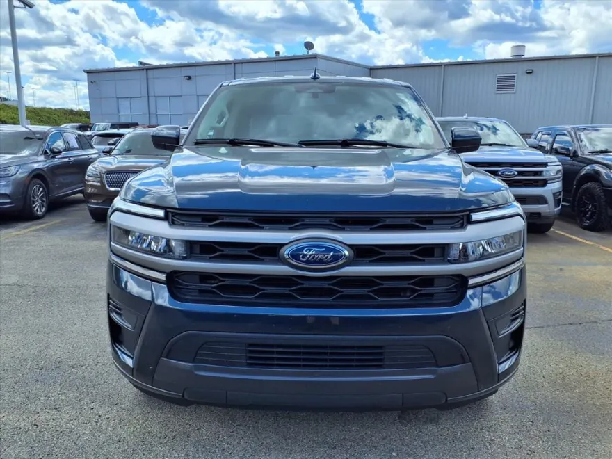 2024 Ford Expedition XLT photo 1