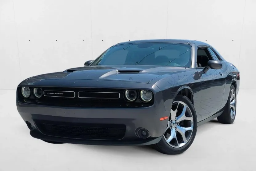 2015 Dodge Challenger SXT R/T Plus photo 1