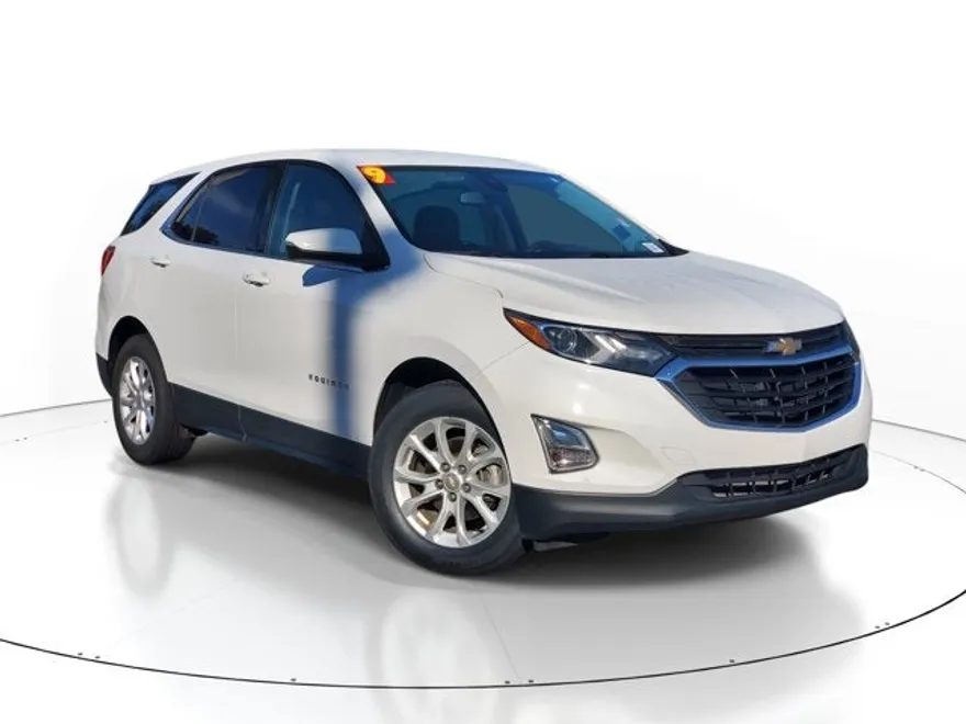 2019 Chevrolet Equinox LT photo 1