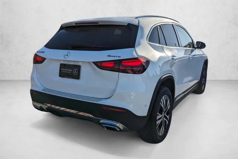 2025 Mercedes Benz GLA 250 4MATIC photo 1