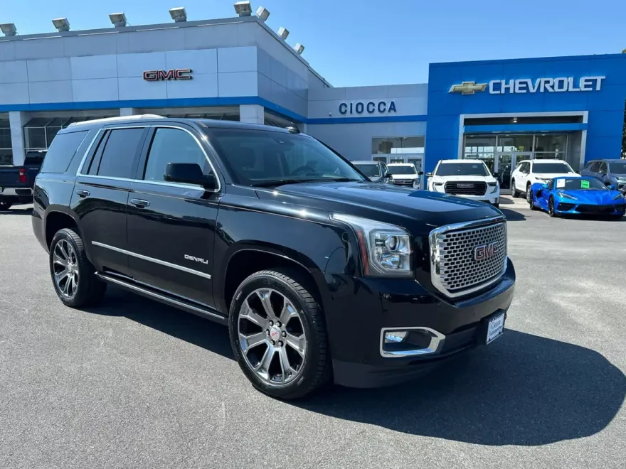 2017 Gmc Yukon Denali photo 1