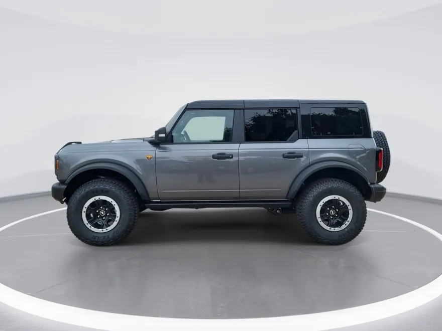 2025 Ford Bronco Badlands photo 1