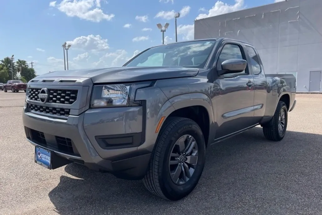 2025 Nissan Frontier SV photo 1