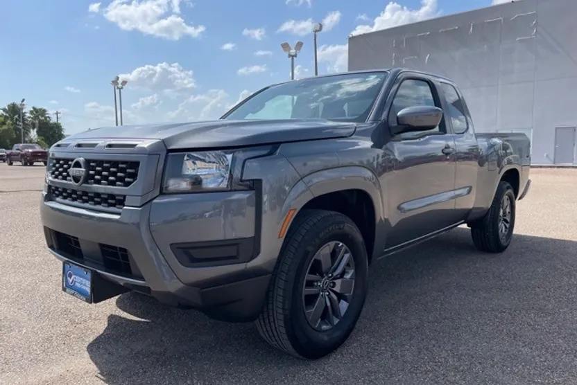 2025 Nissan Frontier SV photo 1