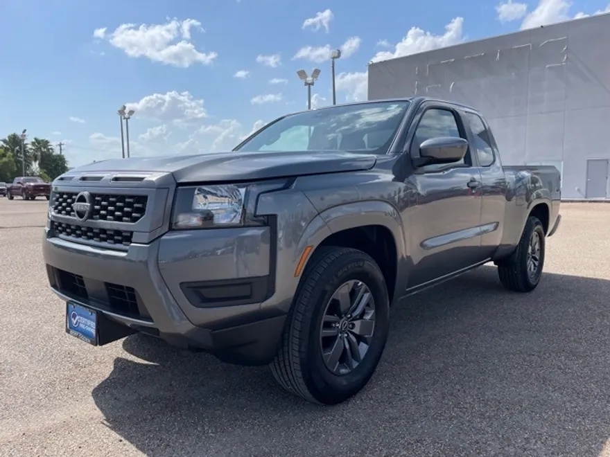 2025 Nissan Frontier SV photo 1