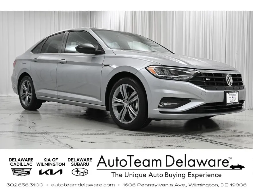 2021 Volkswagen Jetta R-Line photo 1