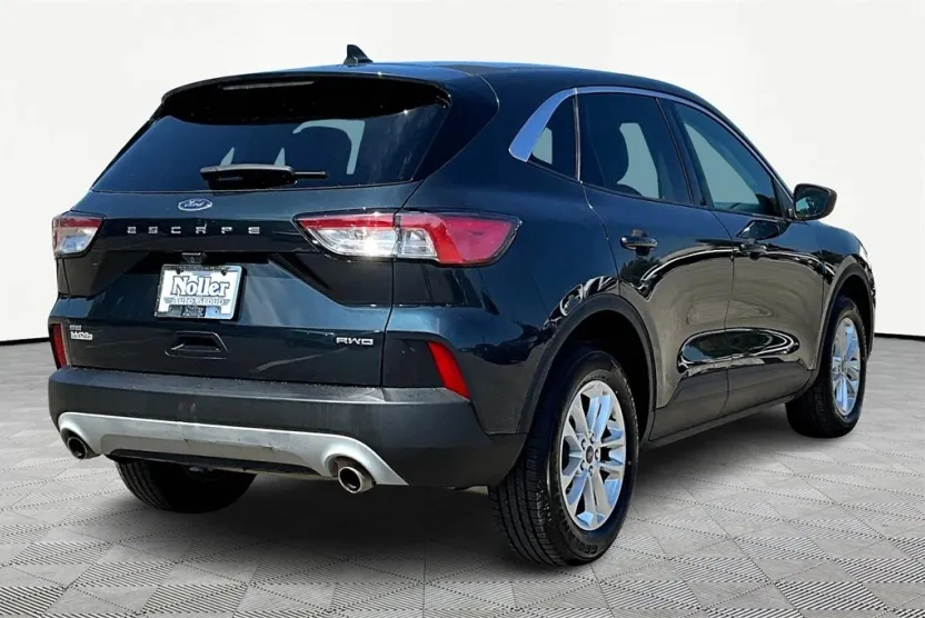 2022 Ford Escape SE photo 1