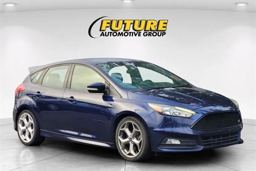 2017 Ford Focus ST photo 1