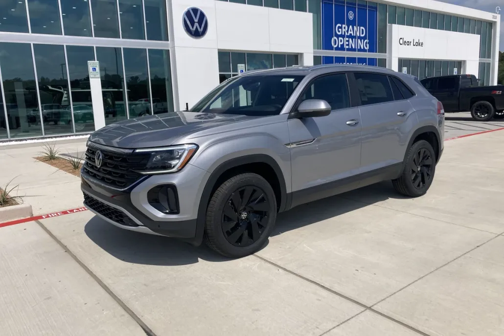 2025 Volkswagen Atlas Cross Sport SE Technology photo 1