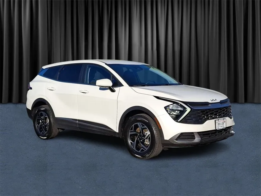 2023 Kia Sportage LX photo 1