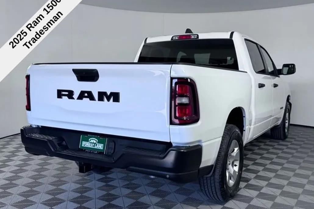 2025 Ram 1500 Tradesman photo 1