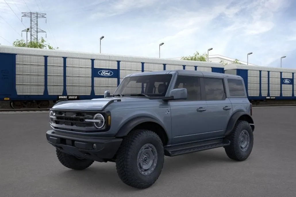 2025 Ford Bronco Outer Banks photo 1