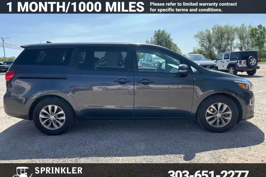 2020 Kia Sedona LX photo 1