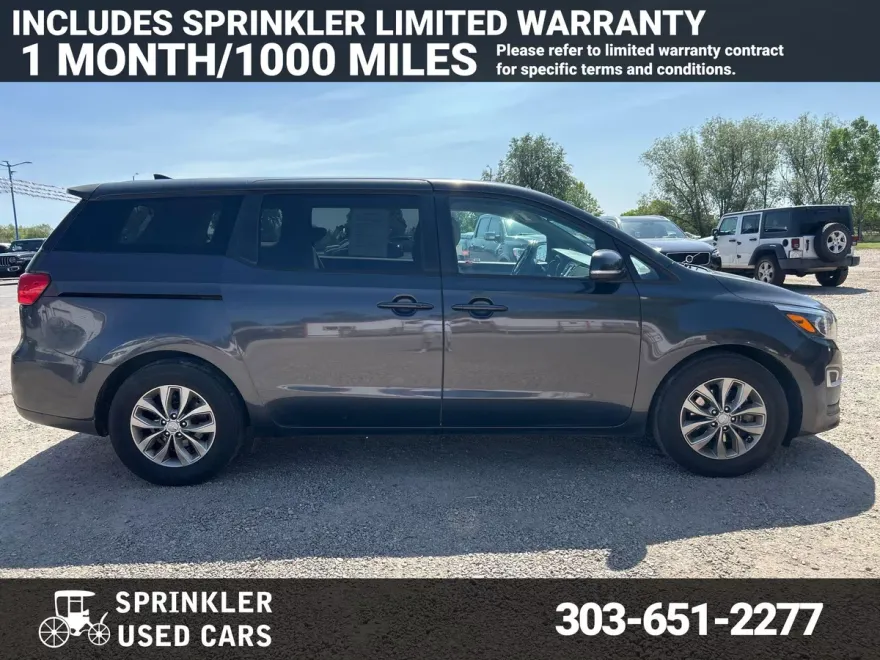 2020 Kia Sedona LX photo 1