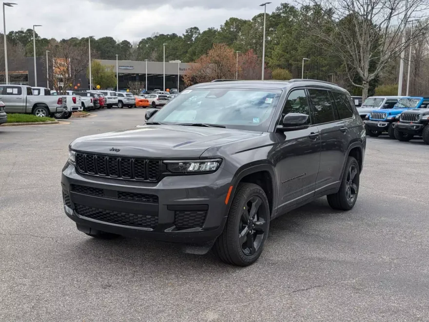 2025 Jeep Grand Cherokee Altitude X photo 1